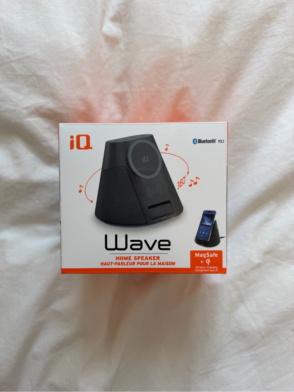 iQ Wave Portable Home Speaker — Black with MagSafe Qi Charging